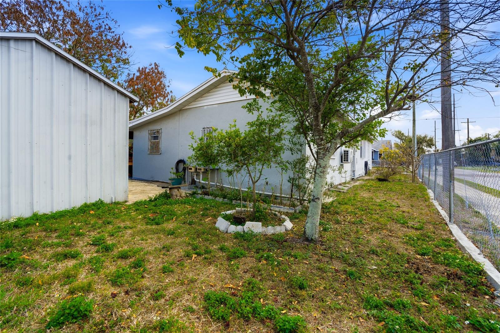 Image 28 of 33 For 2402 Corrine Street