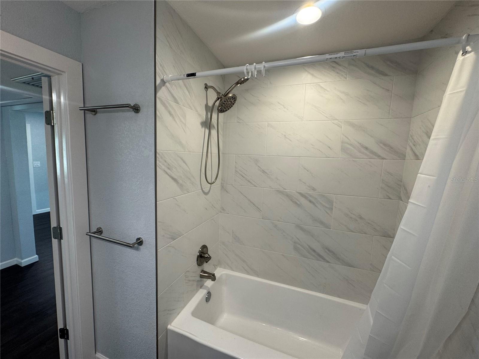 Image 19 of 31 For 3600 Alabama Avenue Ne