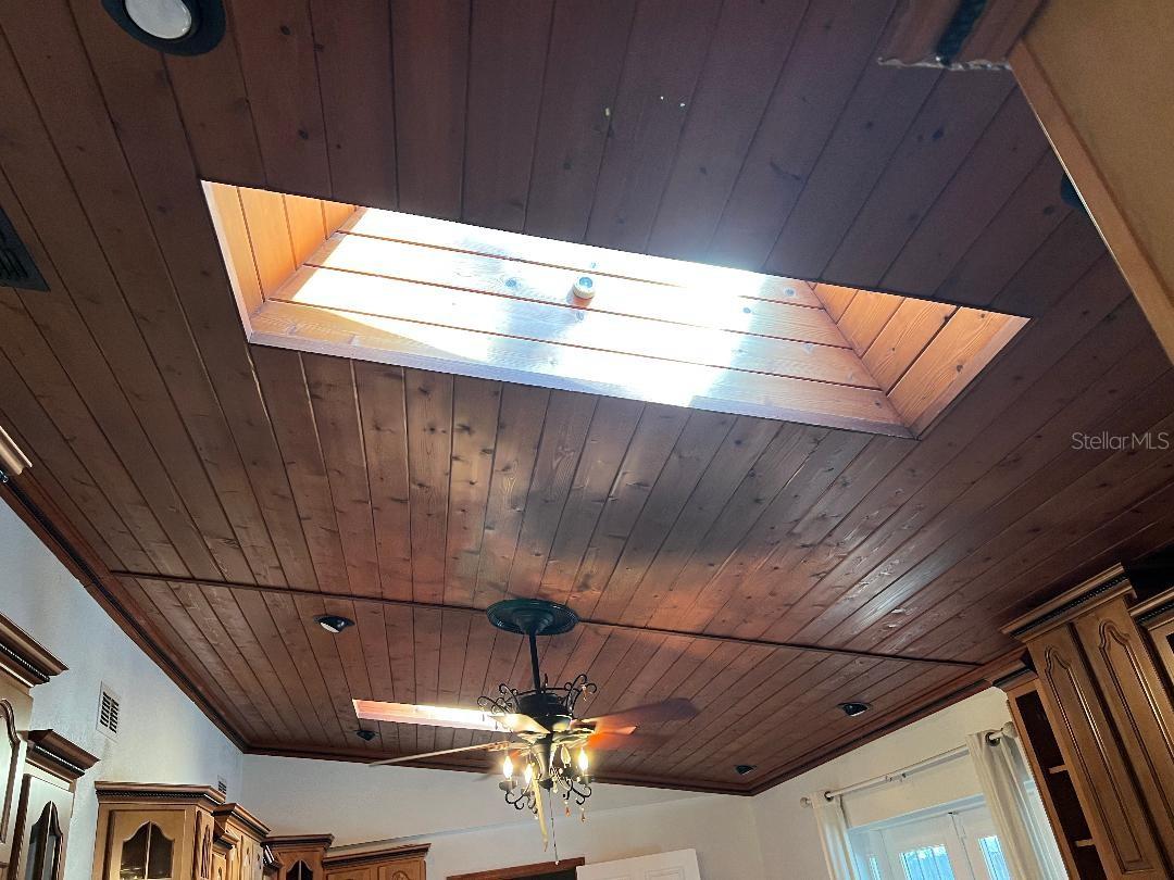 Image 11 of 45 For 200 Arbor Drive W