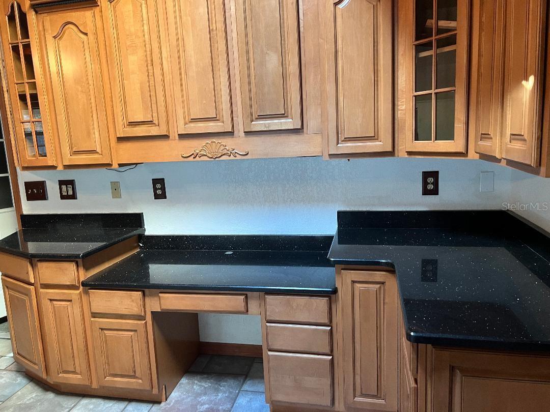 Image 12 of 45 For 200 Arbor Drive W