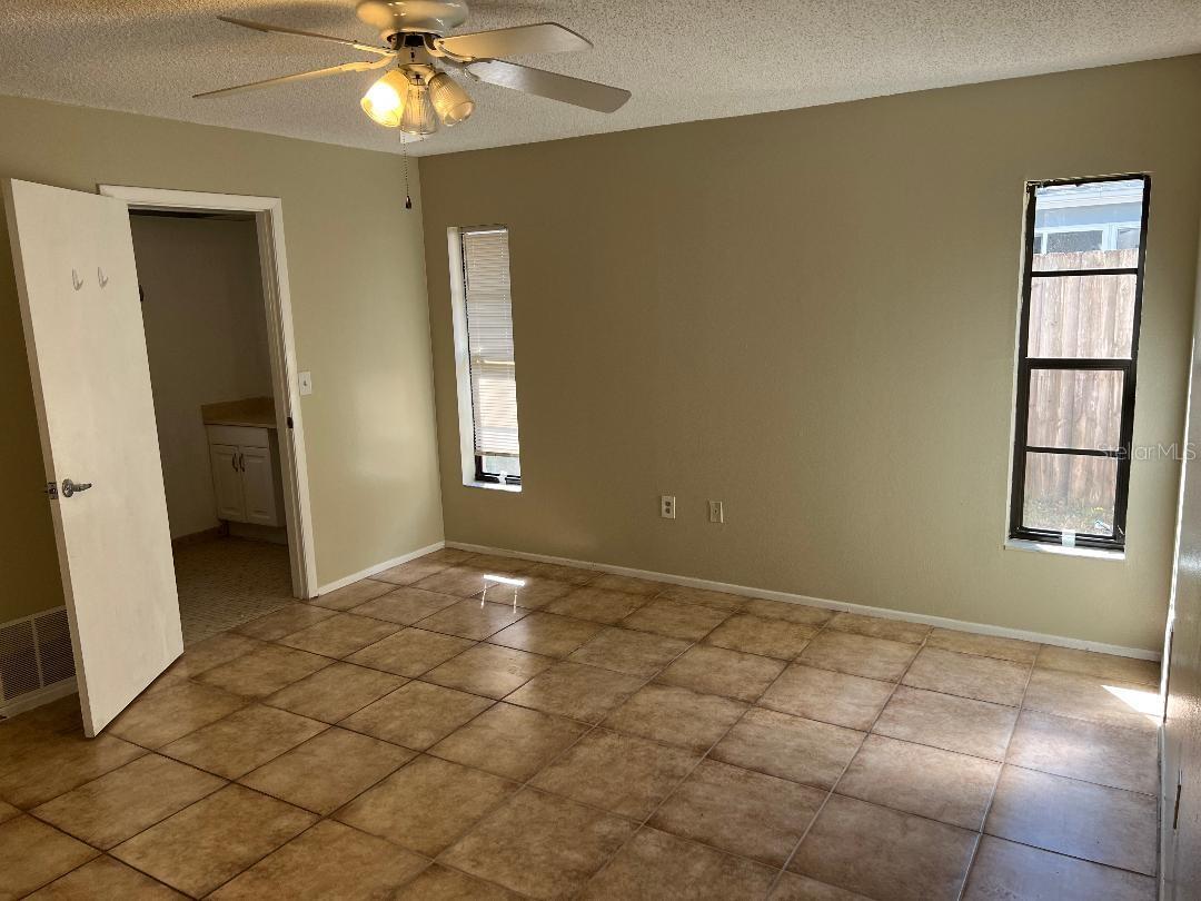 Image 38 of 45 For 200 Arbor Drive W