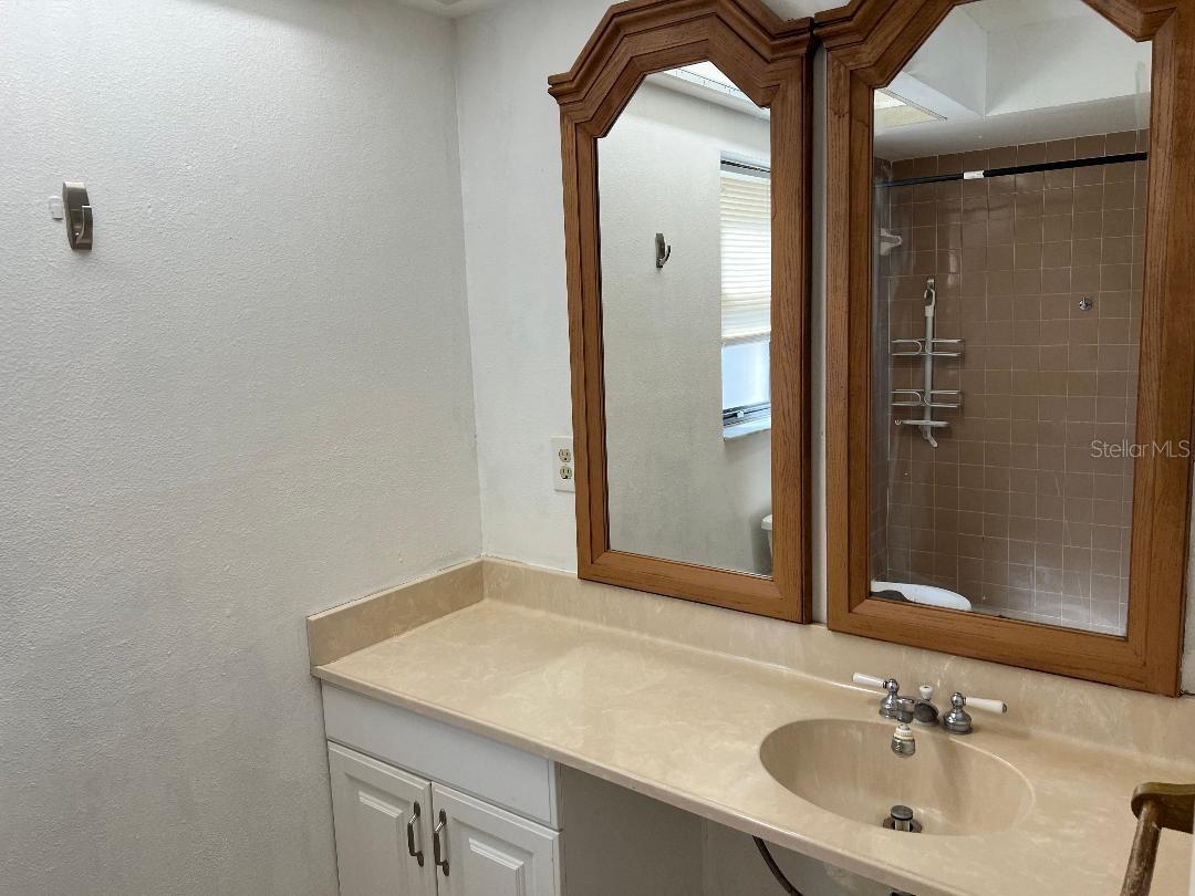 Image 41 of 45 For 200 Arbor Drive W