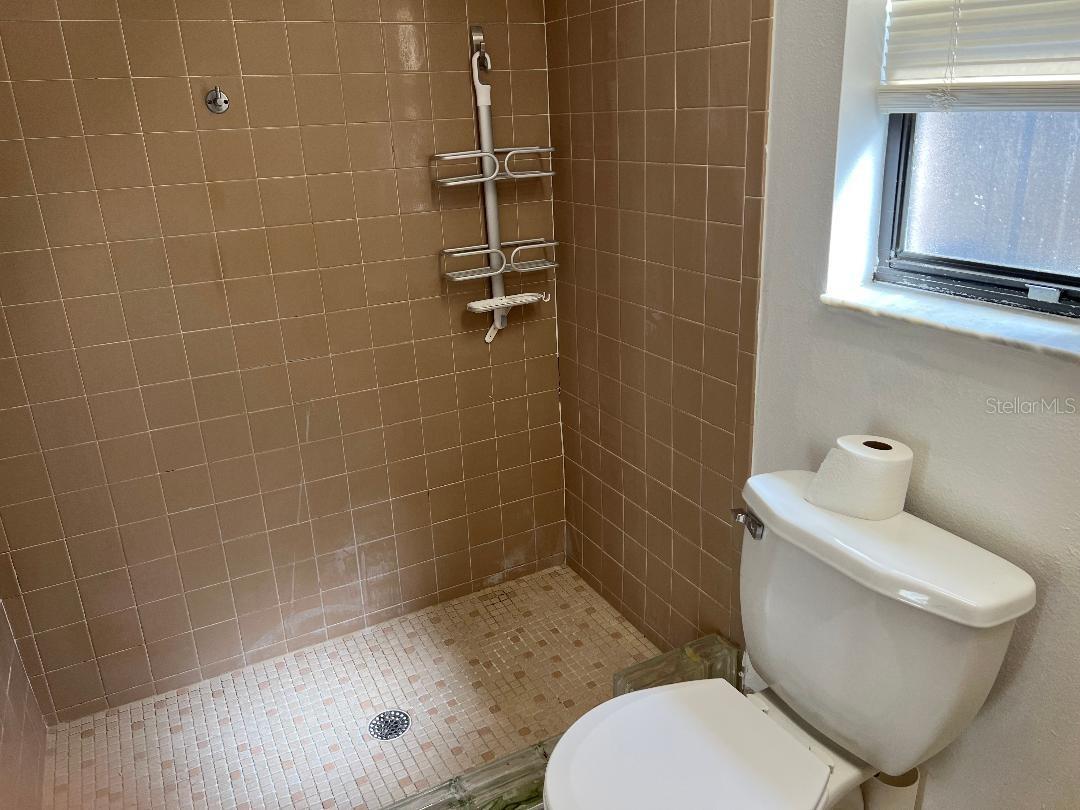 Image 42 of 45 For 200 Arbor Drive W