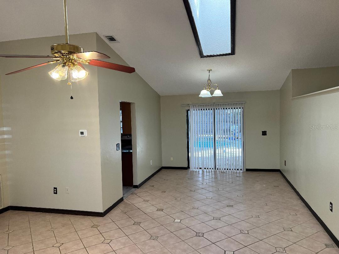 Image 9 of 45 For 200 Arbor Drive W