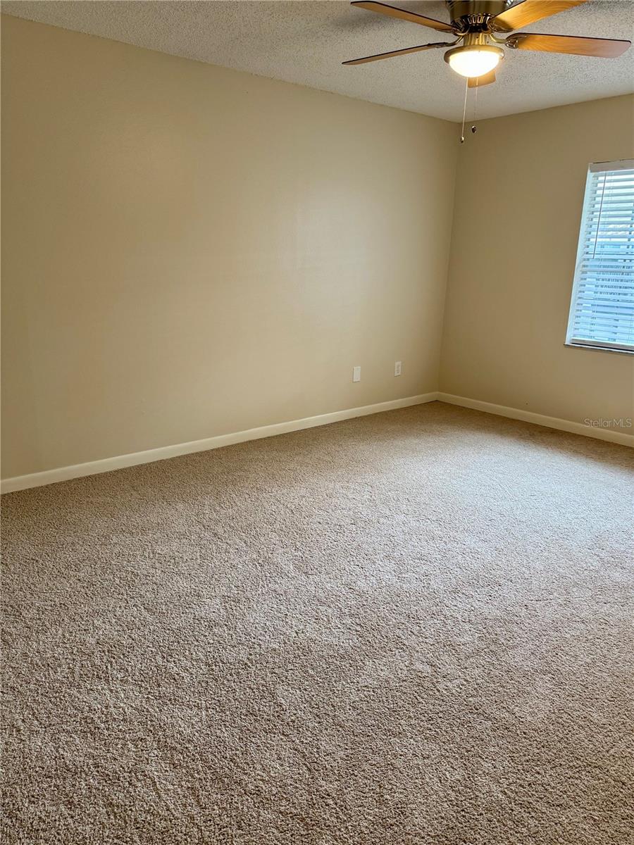 Image 5 of 17 For 3819 Oak Drive I42