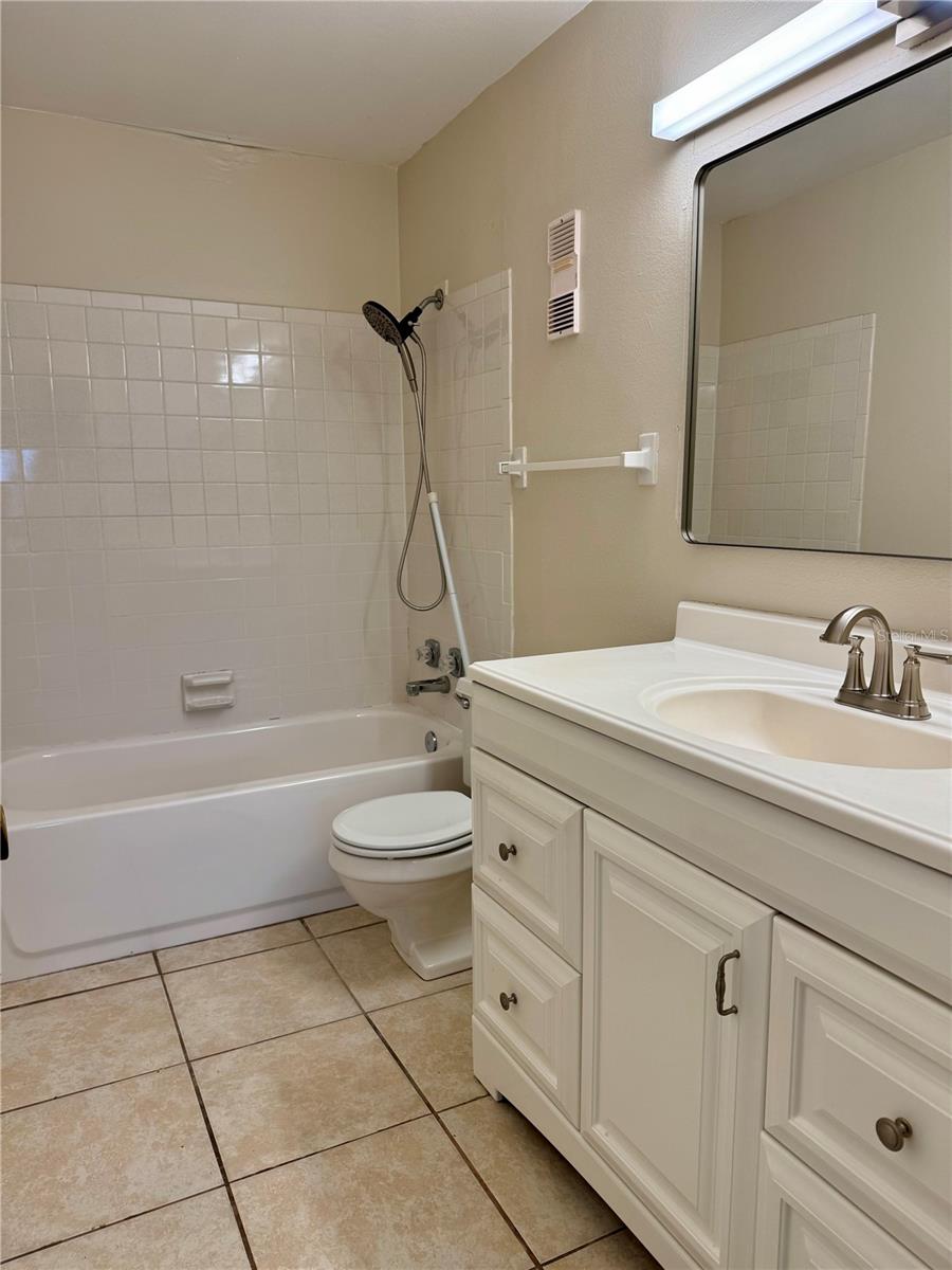 Image 9 of 17 For 3819 Oak Drive I42