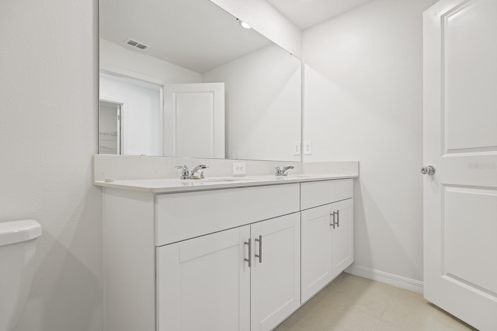 Image 18 of 30 For 2642 Sunray Venus Way