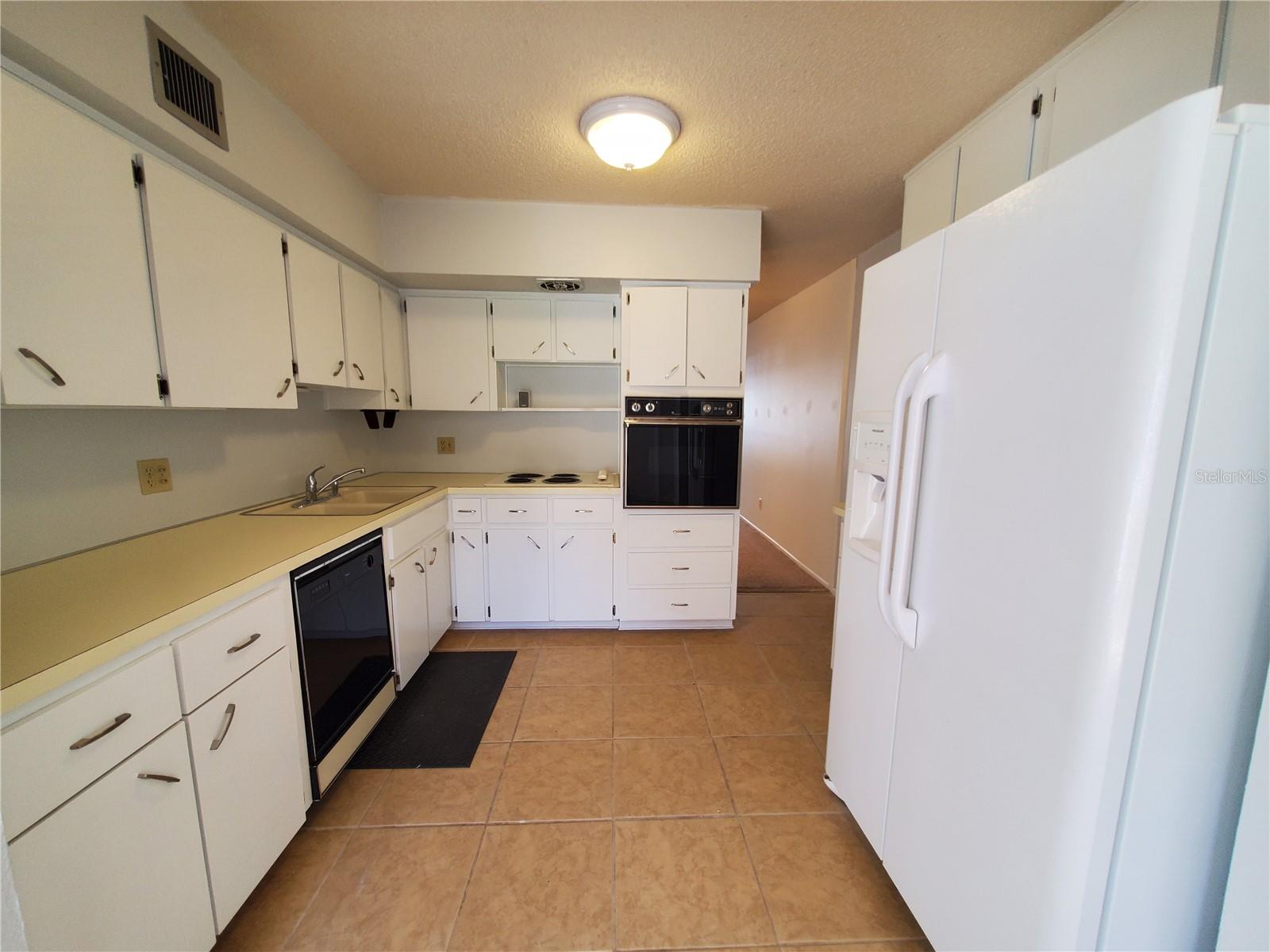 Image 7 of 28 For 2461 Rhodesian Drive 19