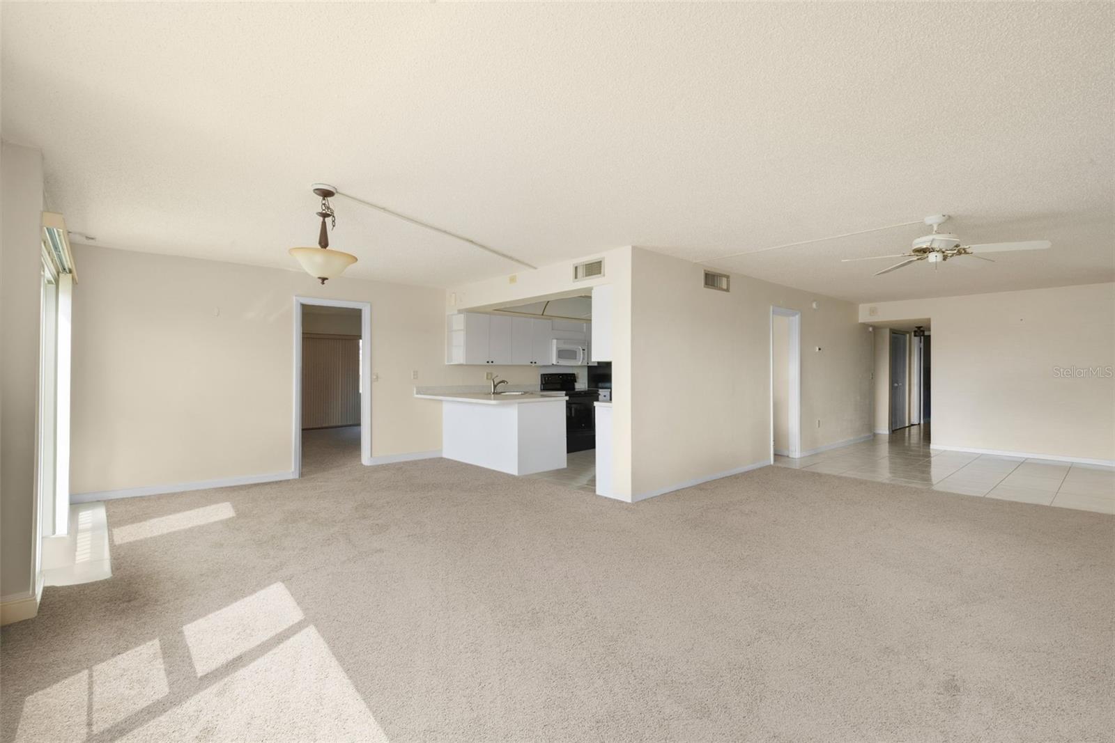 Image 15 of 36 For 225 Country Club Drive F-1401