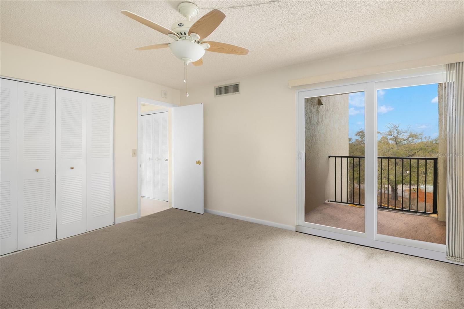 Image 19 of 36 For 225 Country Club Drive F-1401