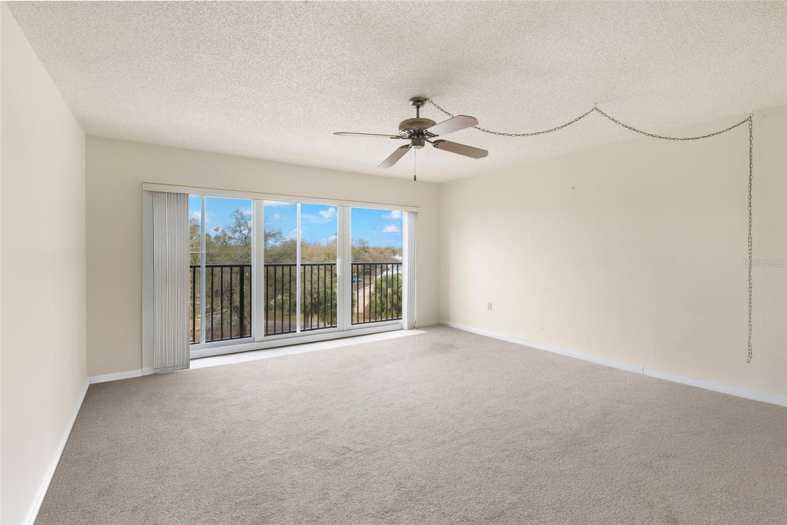 Image 21 of 36 For 225 Country Club Drive F-1401