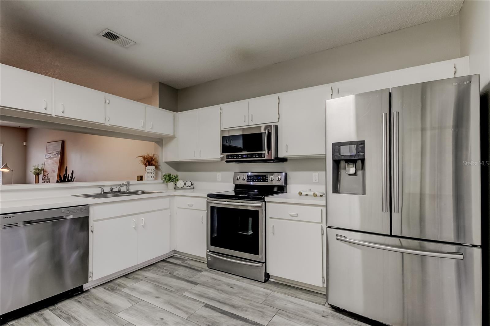 Image 15 of 36 For 12440 Berkeley Square Drive