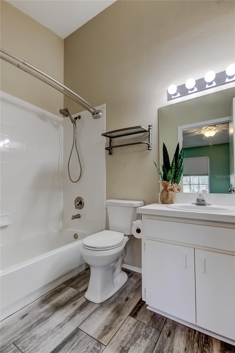 Image 23 of 36 For 12440 Berkeley Square Drive