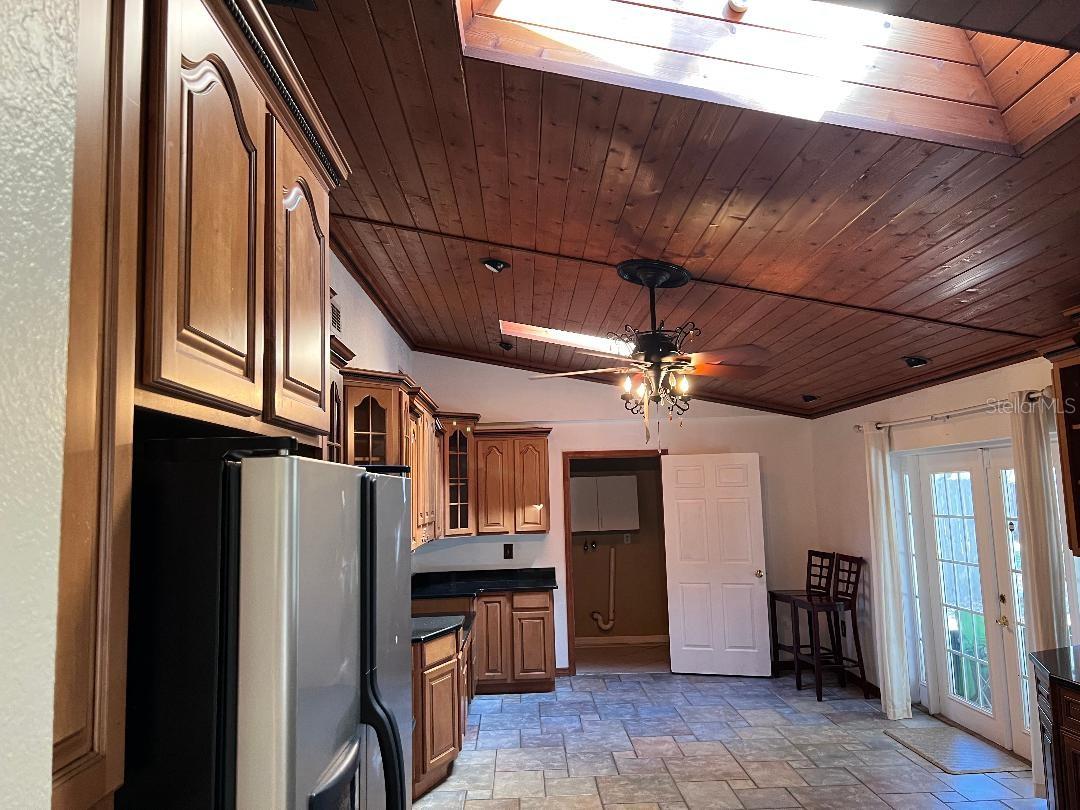 Image 10 of 45 For 200 Arbor Drive W