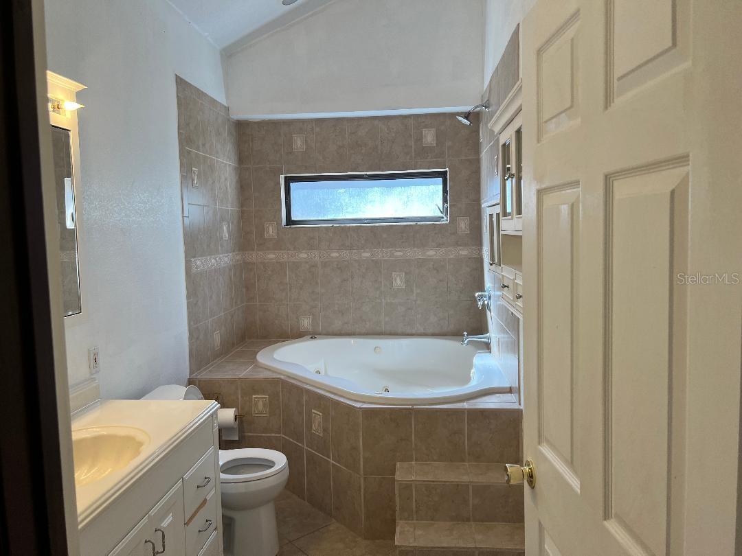 Image 35 of 45 For 200 Arbor Drive W