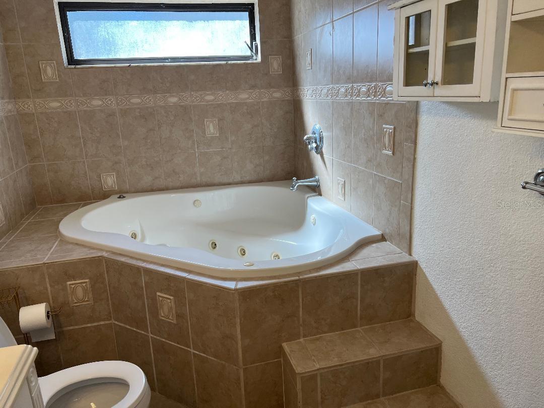 Image 36 of 45 For 200 Arbor Drive W