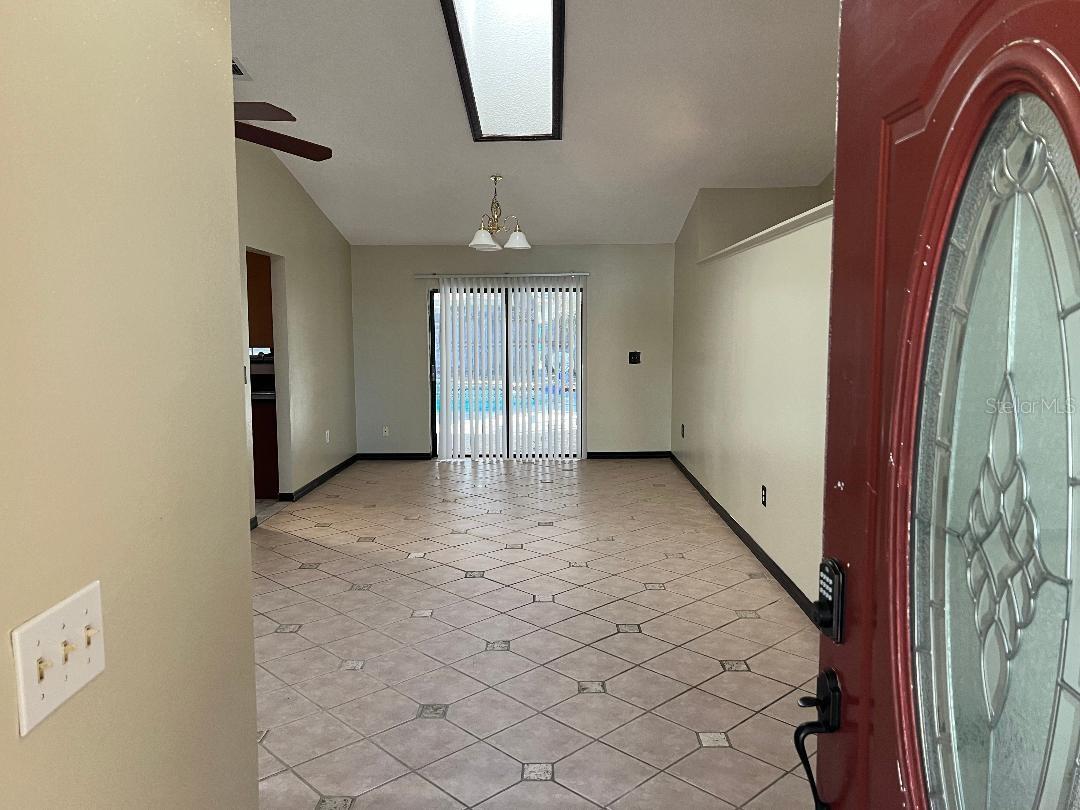 Image 7 of 45 For 200 Arbor Drive W