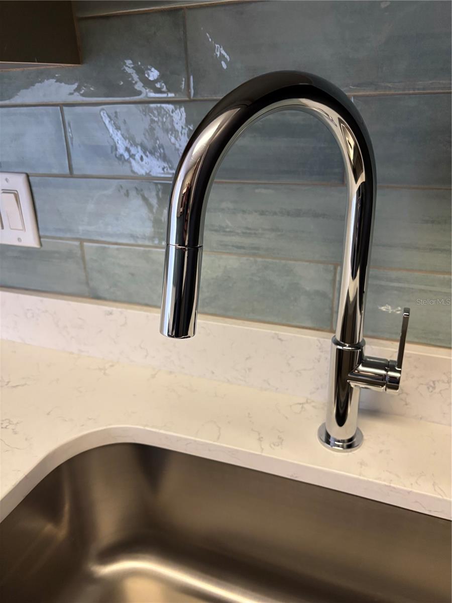 Image 10 of 42 For 7405 Bay Island Drive S 127