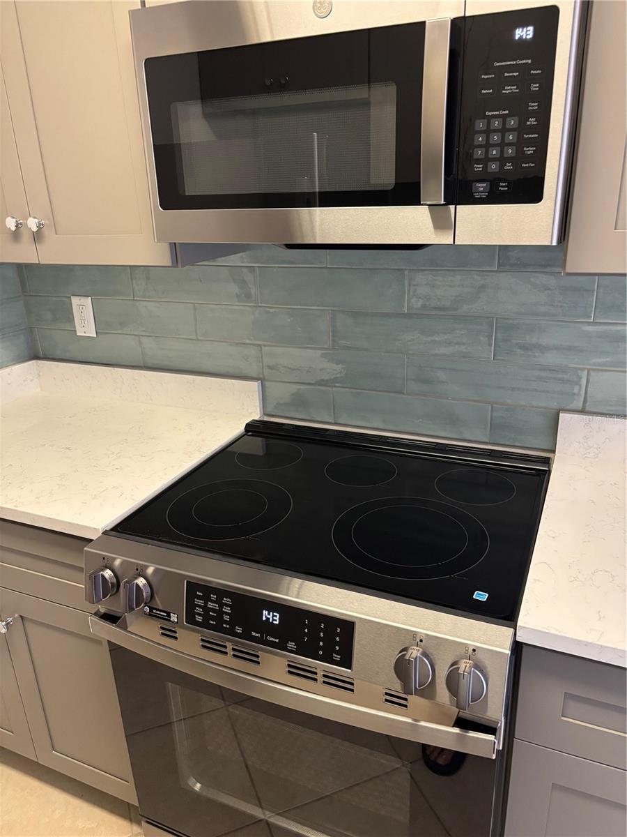 Image 11 of 42 For 7405 Bay Island Drive S 127