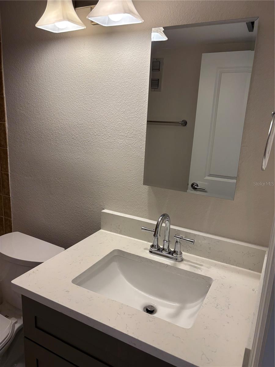 Image 14 of 42 For 7405 Bay Island Drive S 127