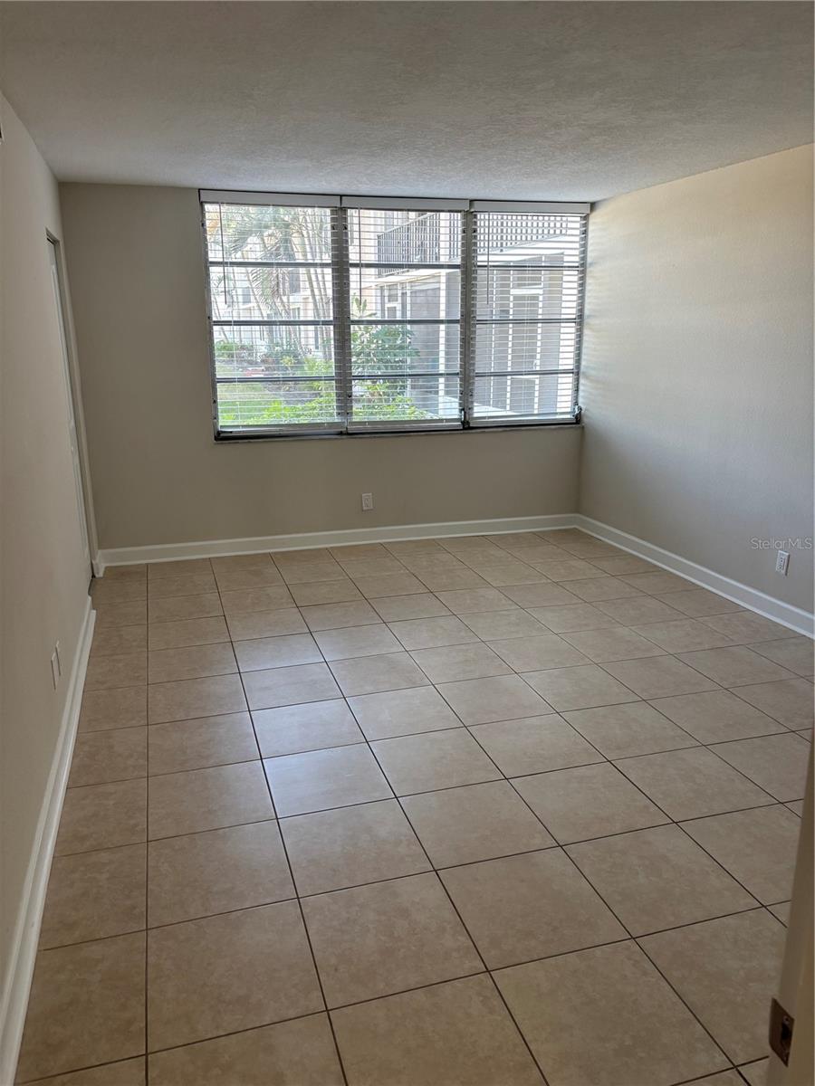 Image 15 of 42 For 7405 Bay Island Drive S 127