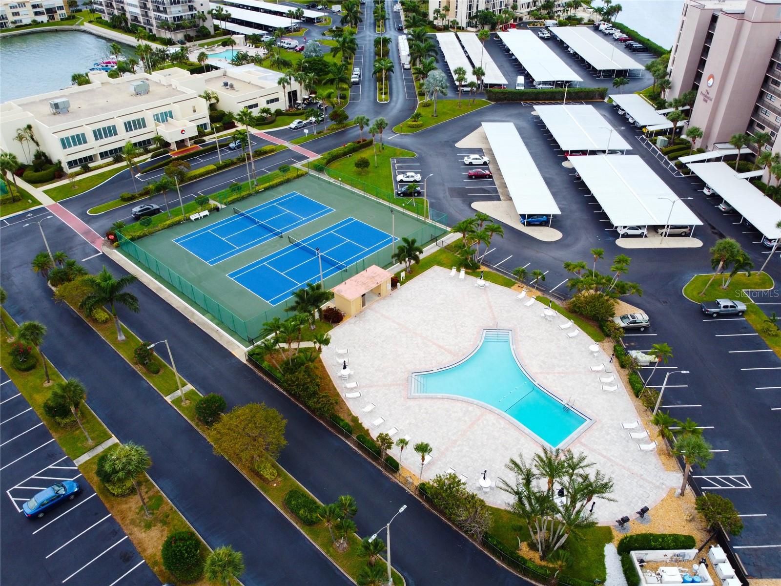 Image 27 of 42 For 7405 Bay Island Drive S 127