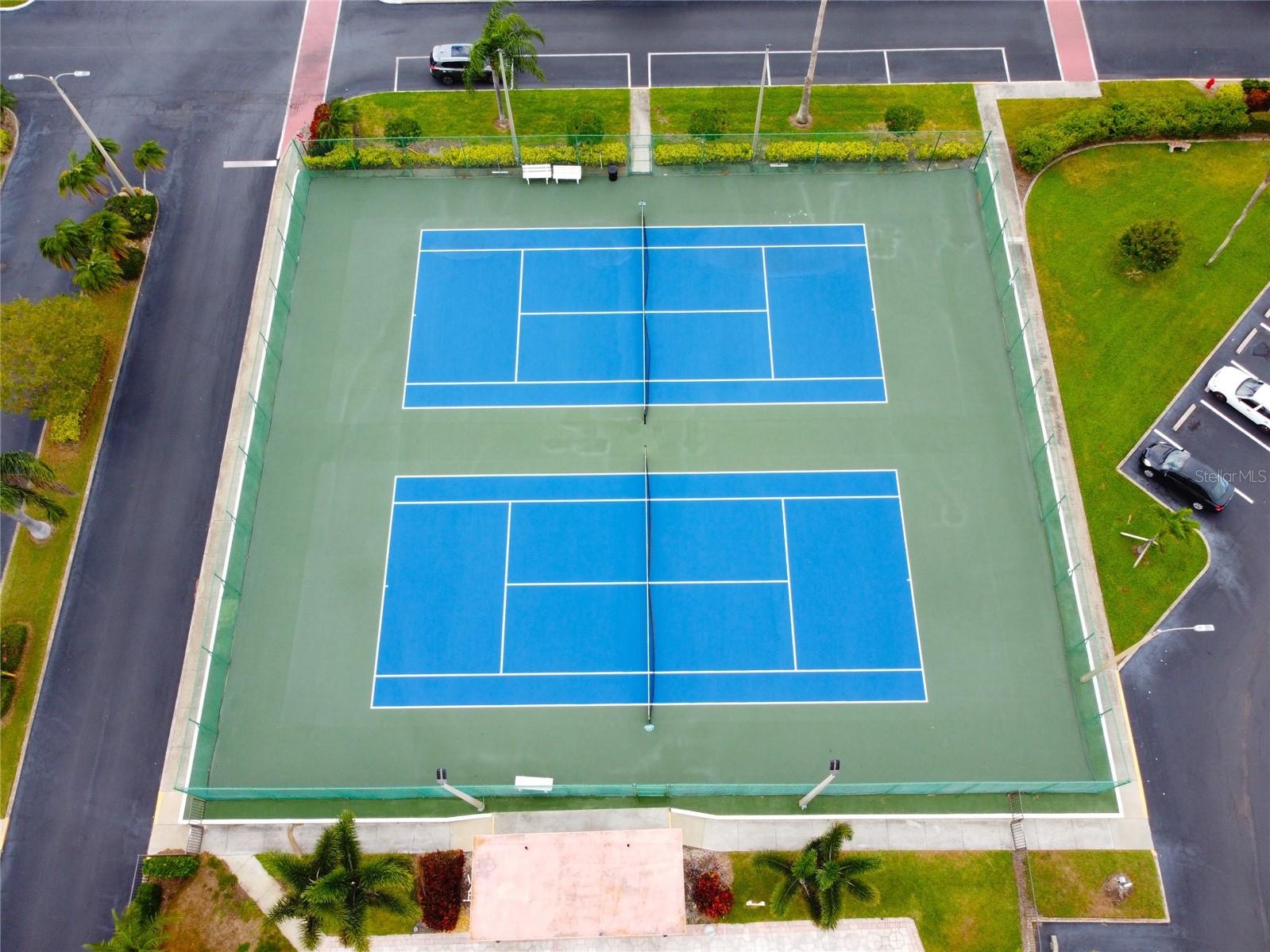 Image 29 of 42 For 7405 Bay Island Drive S 127