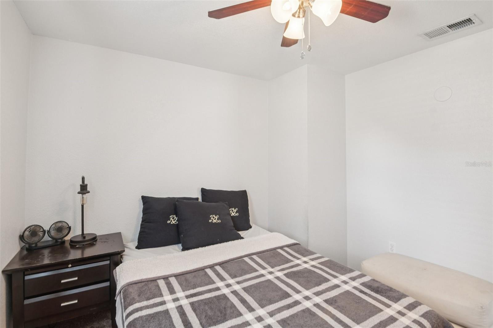 Image 17 of 49 For 5942 13th Street