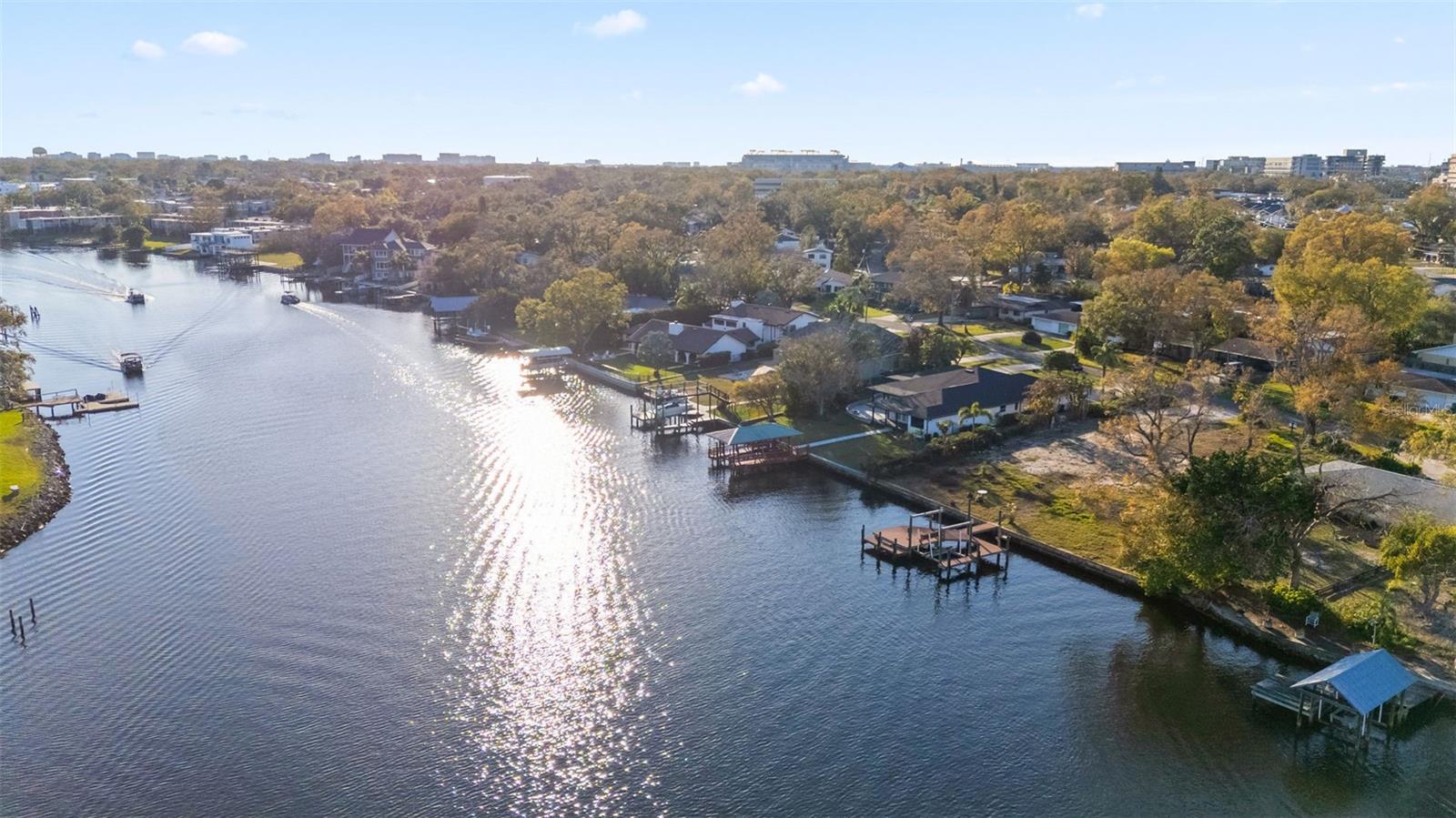 Listing photo id 16 for 4133 River View Avenue