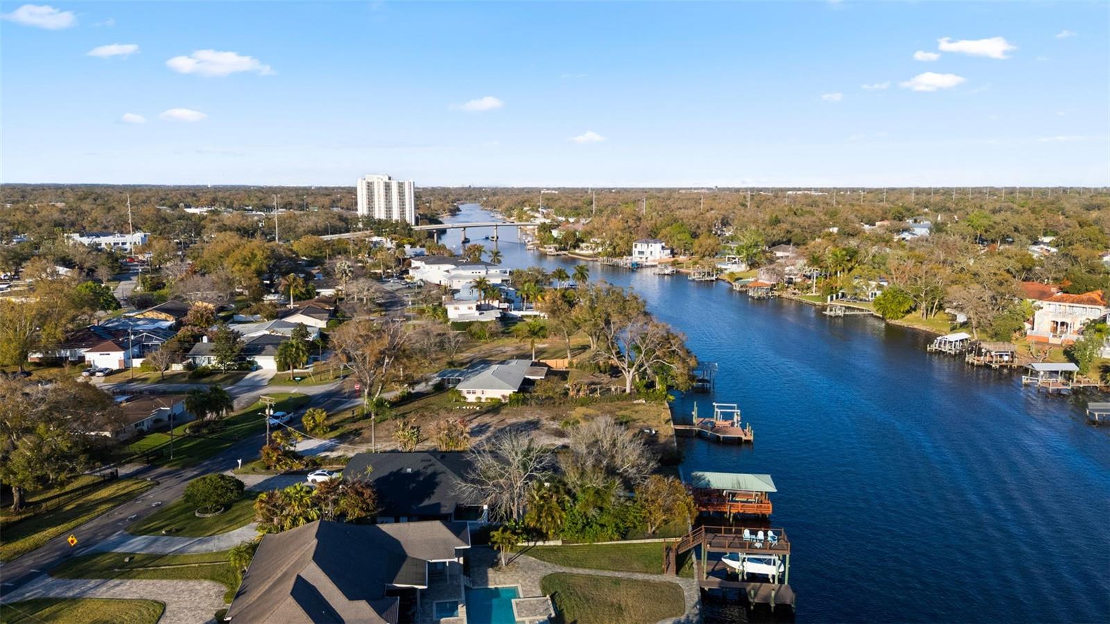 Listing photo id 20 for 4133 River View Avenue