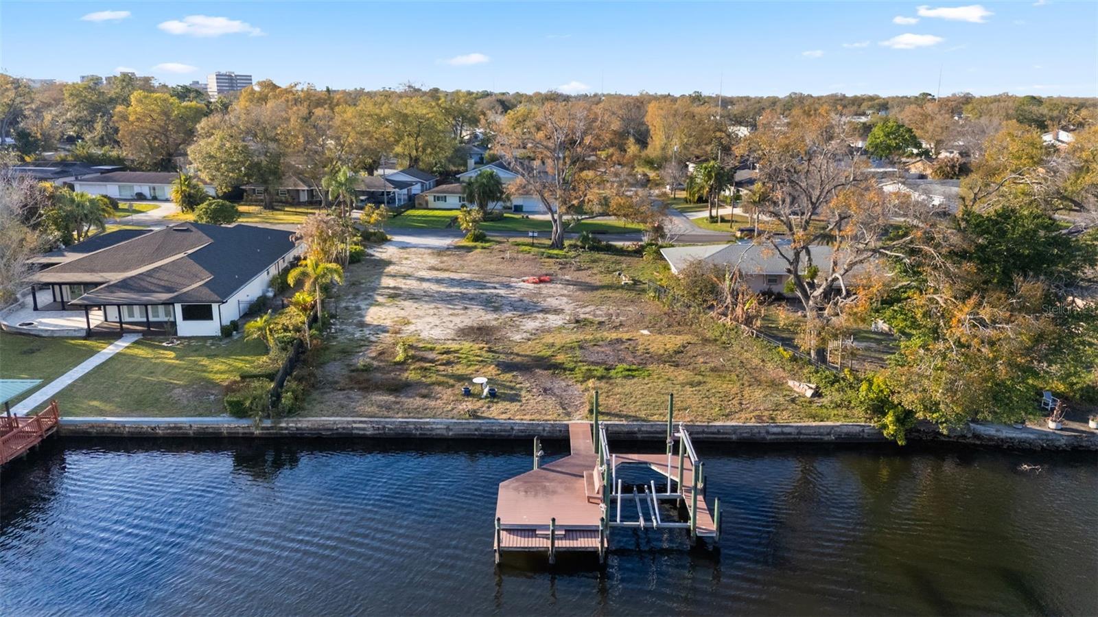 Listing photo id 2 for 4133 River View Avenue