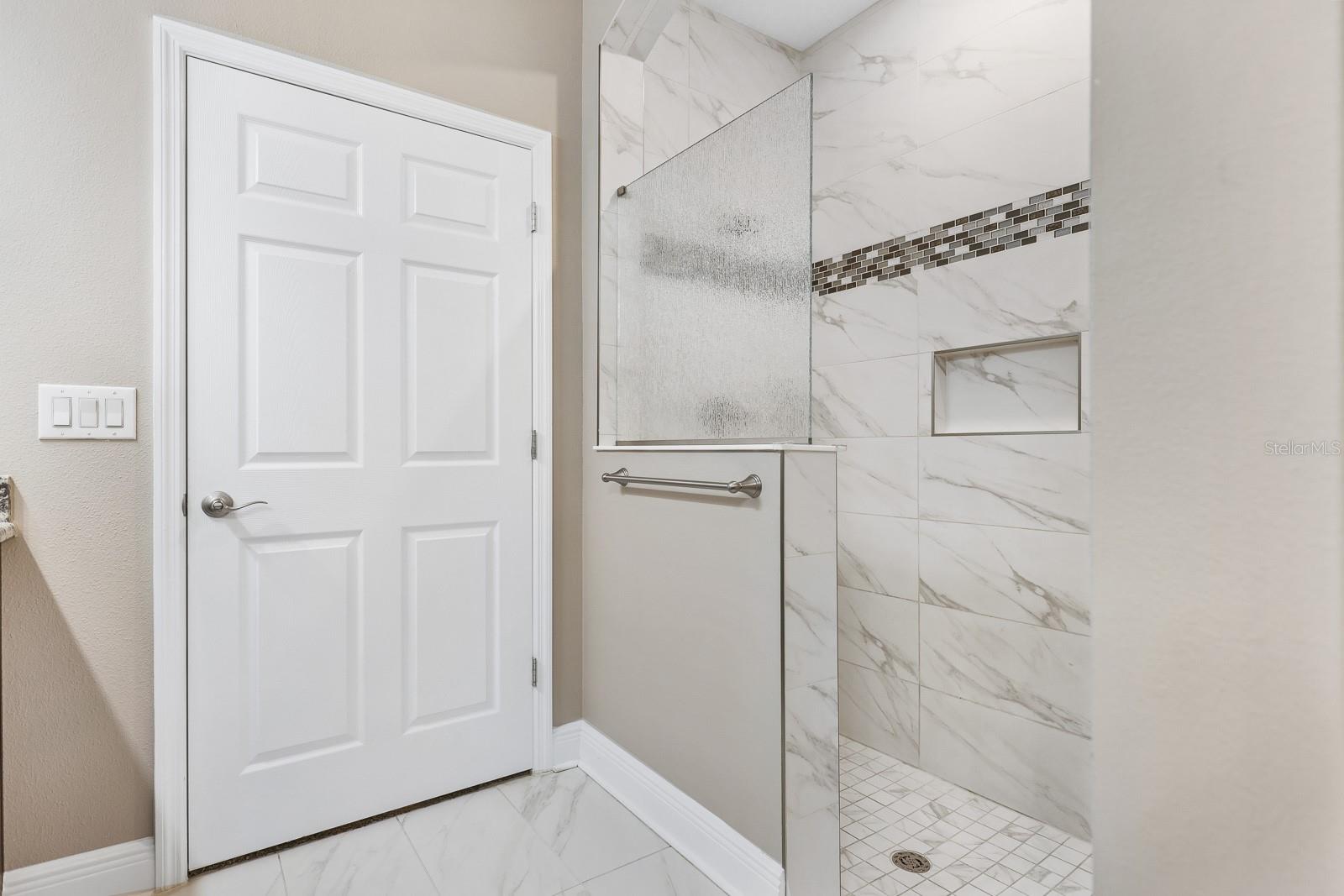 Image 20 of 35 For 13892 Kingfisher Glen Drive