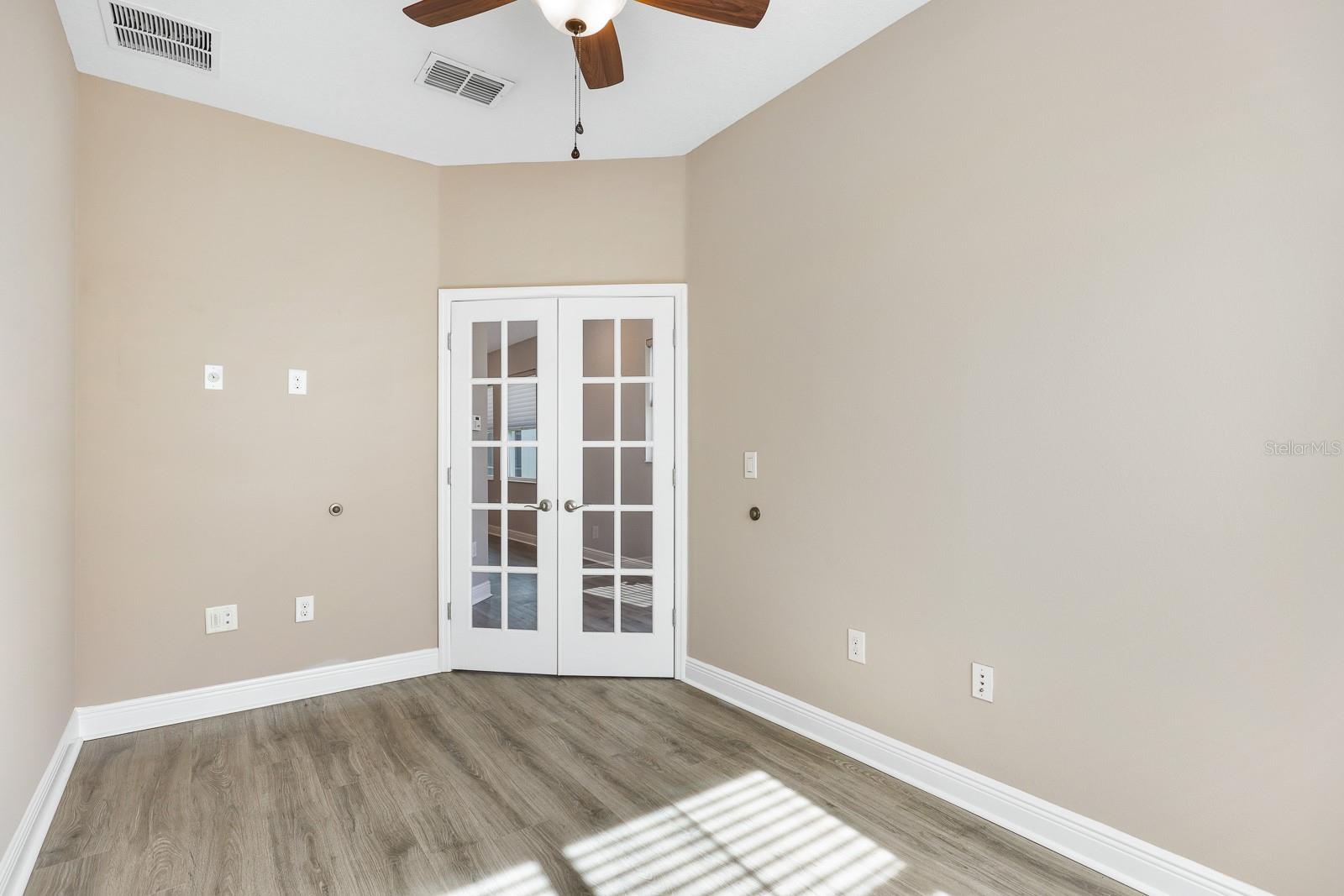 Image 27 of 35 For 13892 Kingfisher Glen Drive