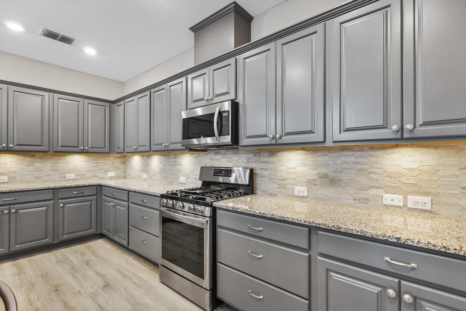 Image 7 of 35 For 13892 Kingfisher Glen Drive