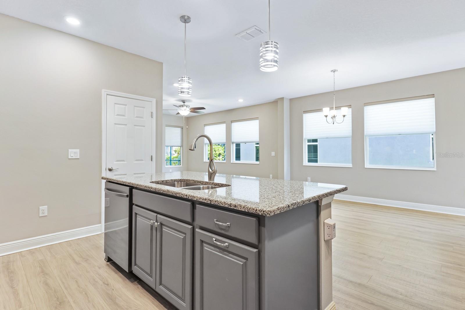 Image 9 of 35 For 13892 Kingfisher Glen Drive