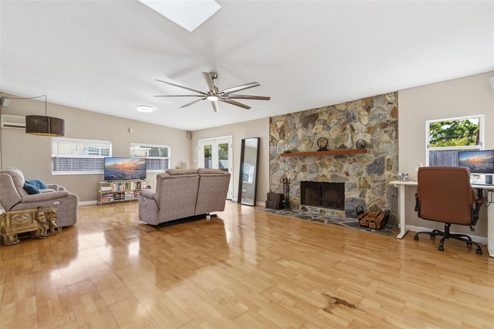 Image 21 of 68 For 4415 7th Street S