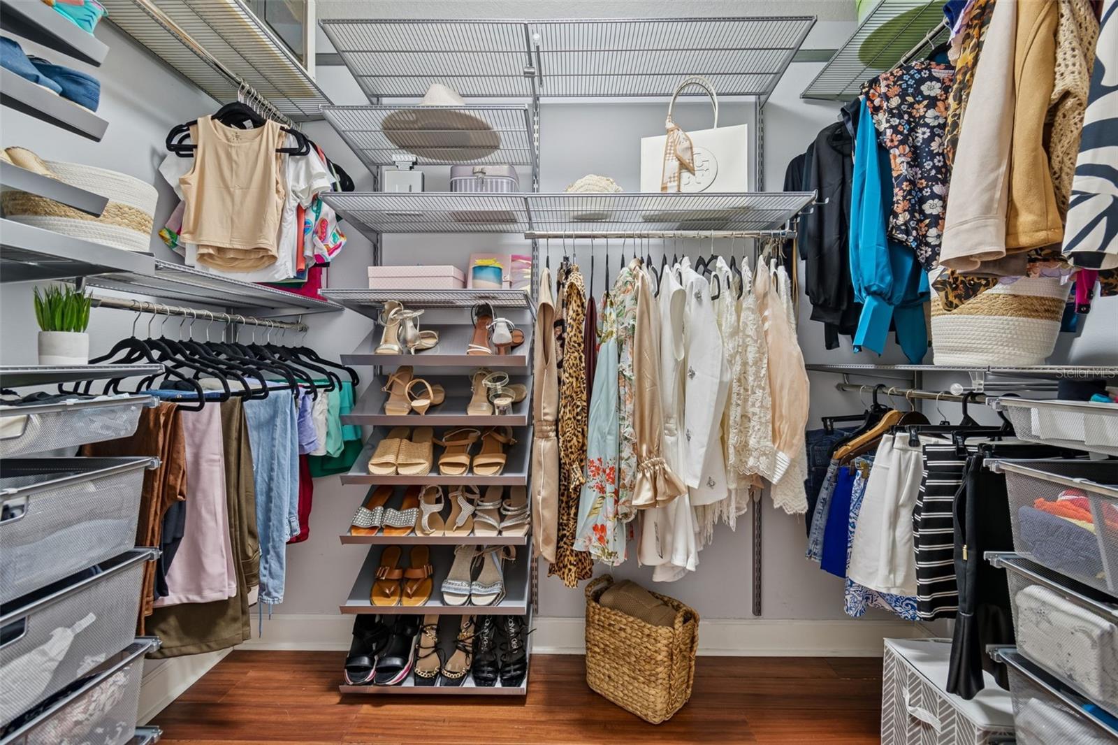 Listing photo id 36 for 1302 Steeple Hill Court