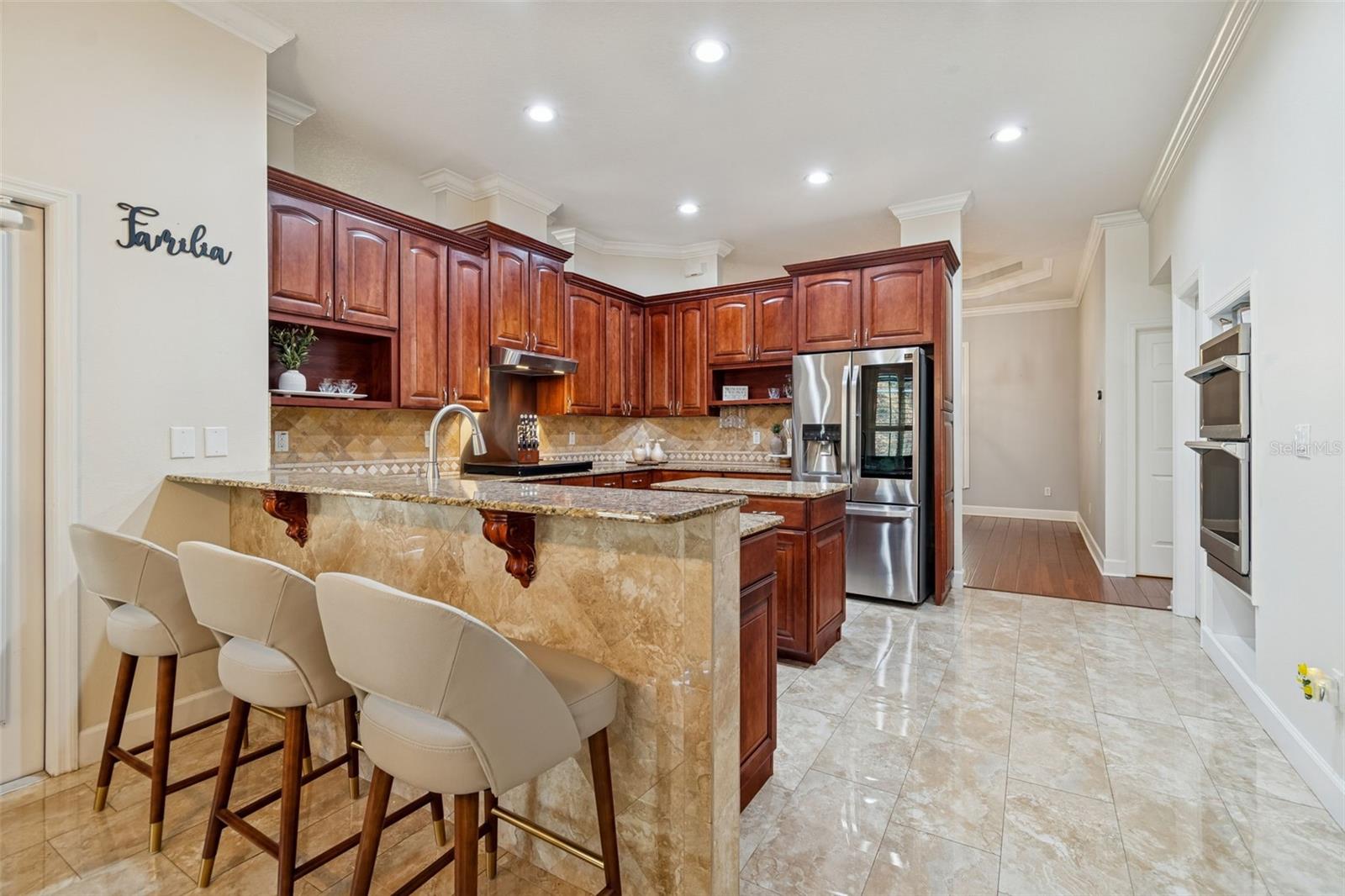 Listing photo id 3 for 1302 Steeple Hill Court