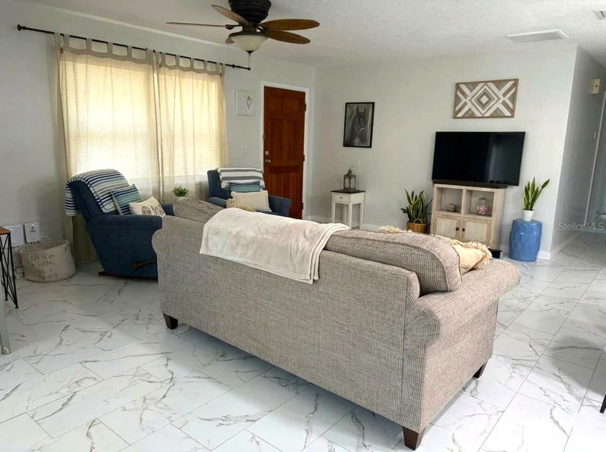 Image 4 of 28 For 6140 18th Avenue