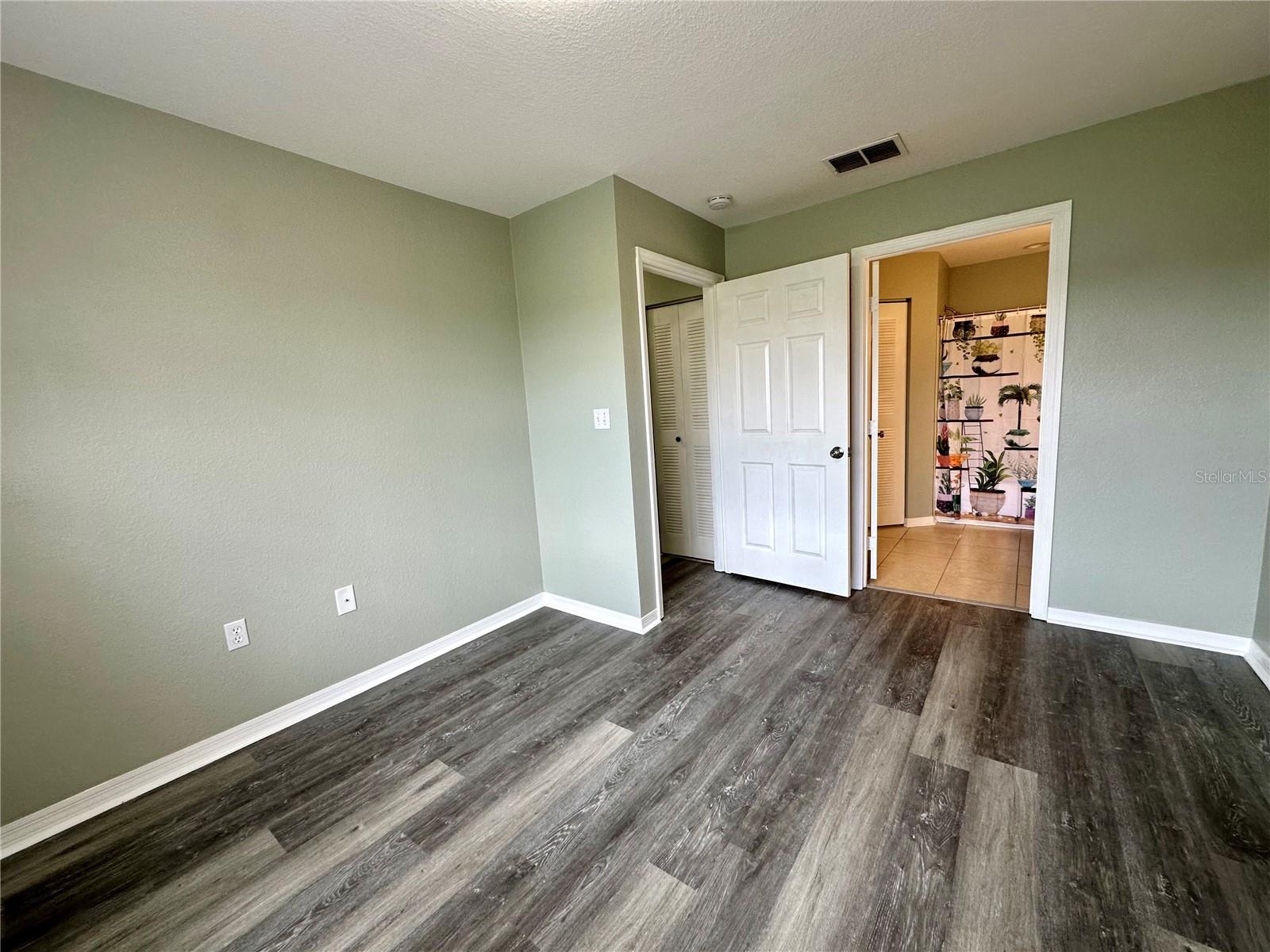 Image 19 of 27 For 10534 White Lake Court 10534