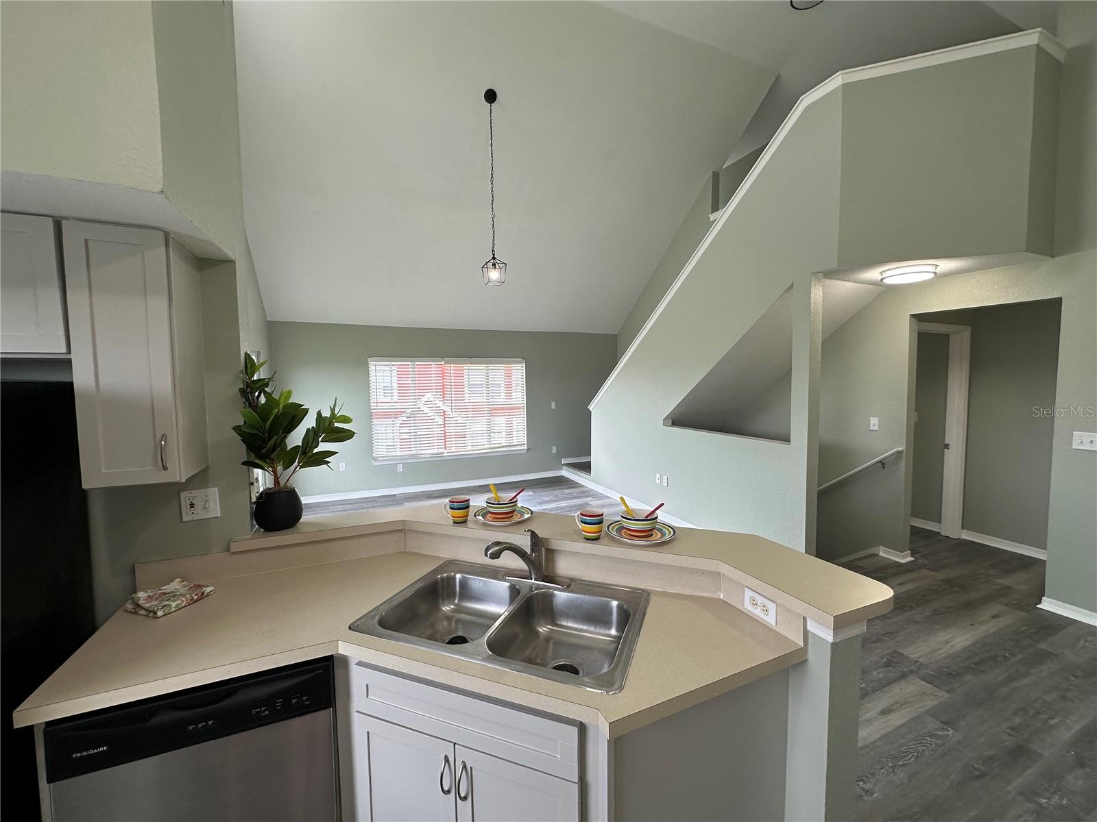 Image 4 of 27 For 10534 White Lake Court 10534