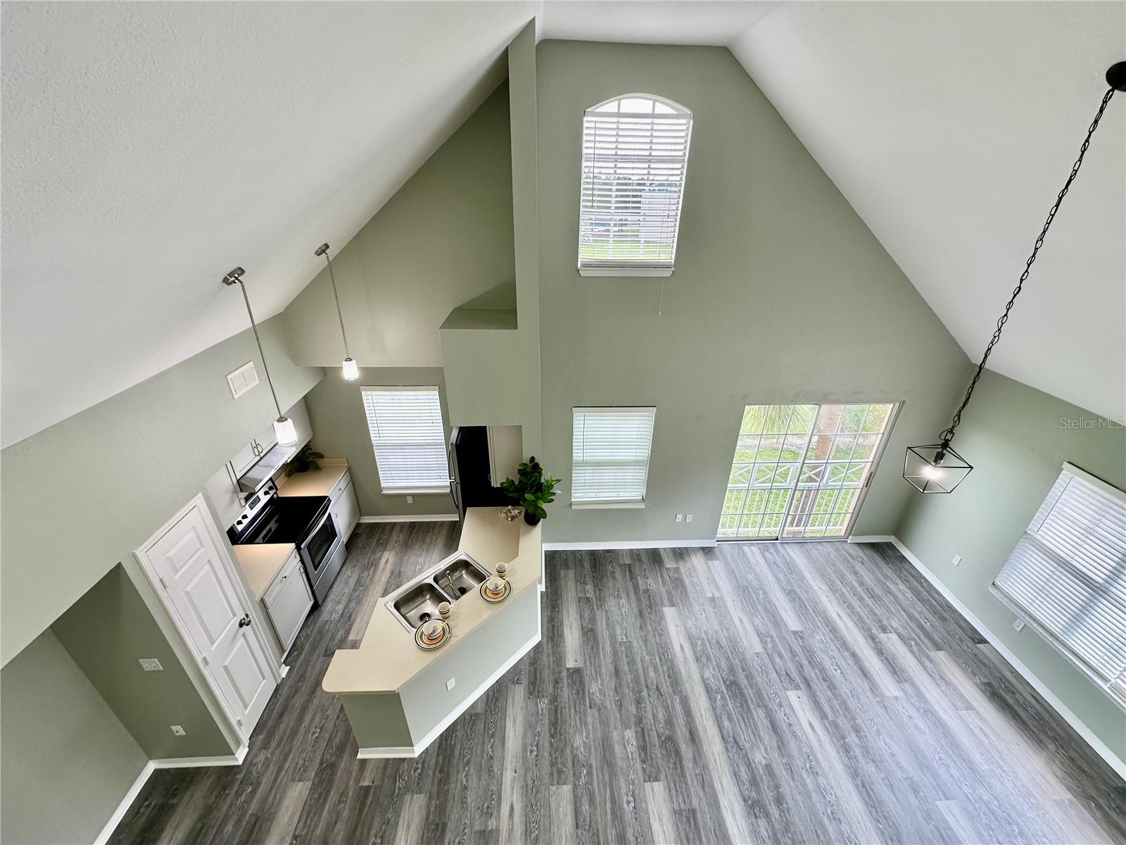 Image 5 of 27 For 10534 White Lake Court 10534