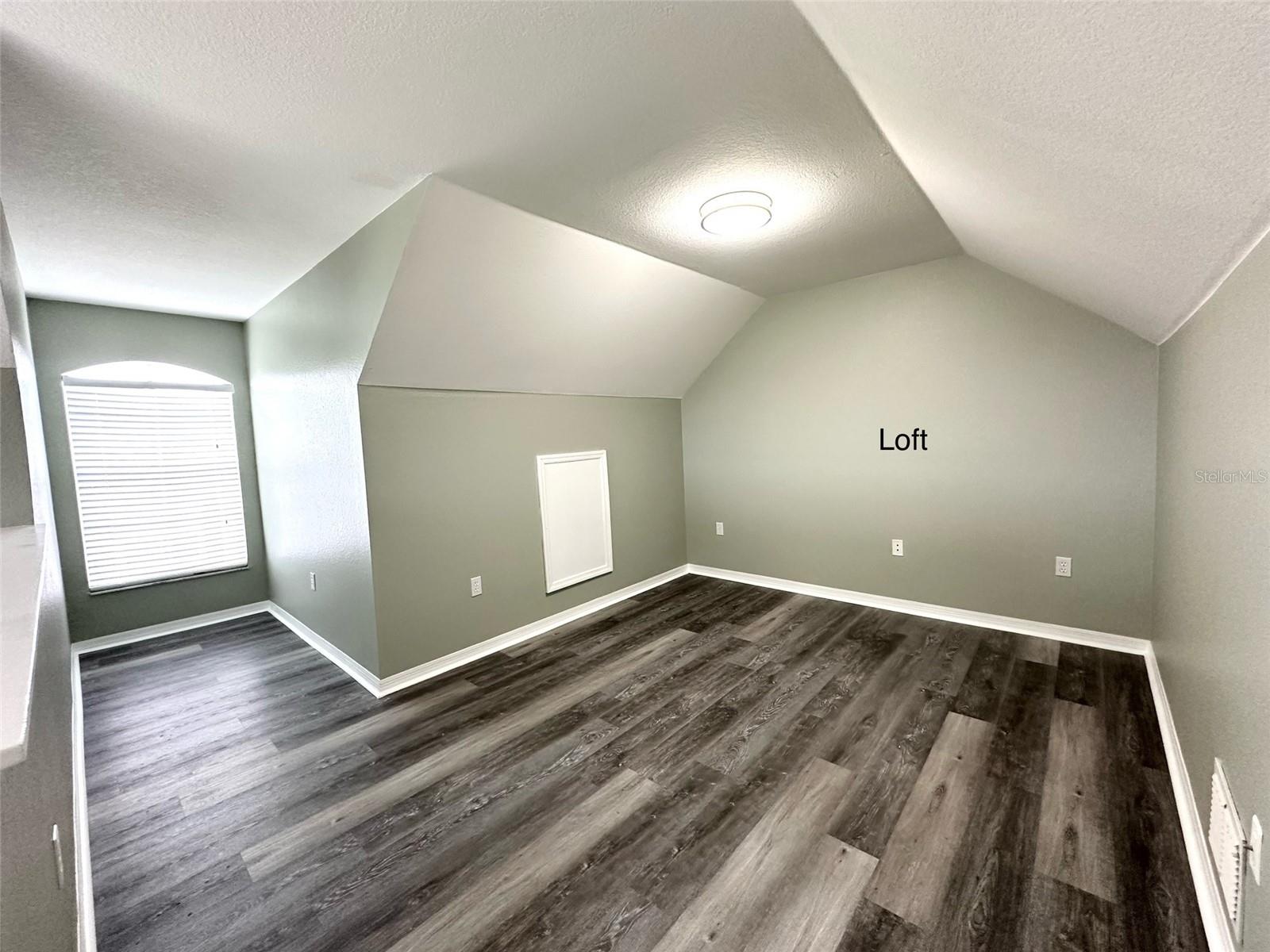 Image 6 of 27 For 10534 White Lake Court 10534