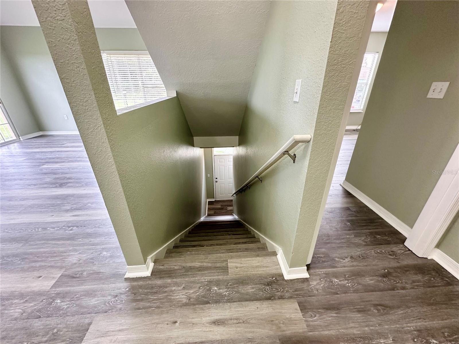 Image 8 of 27 For 10534 White Lake Court 10534