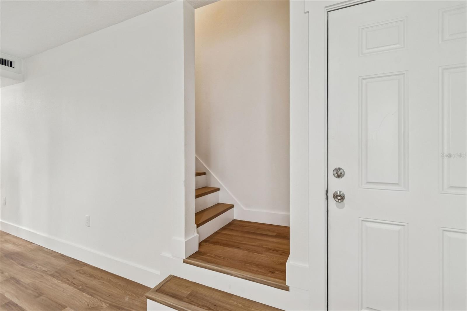 Image 18 of 38 For 718 Haven Place 718