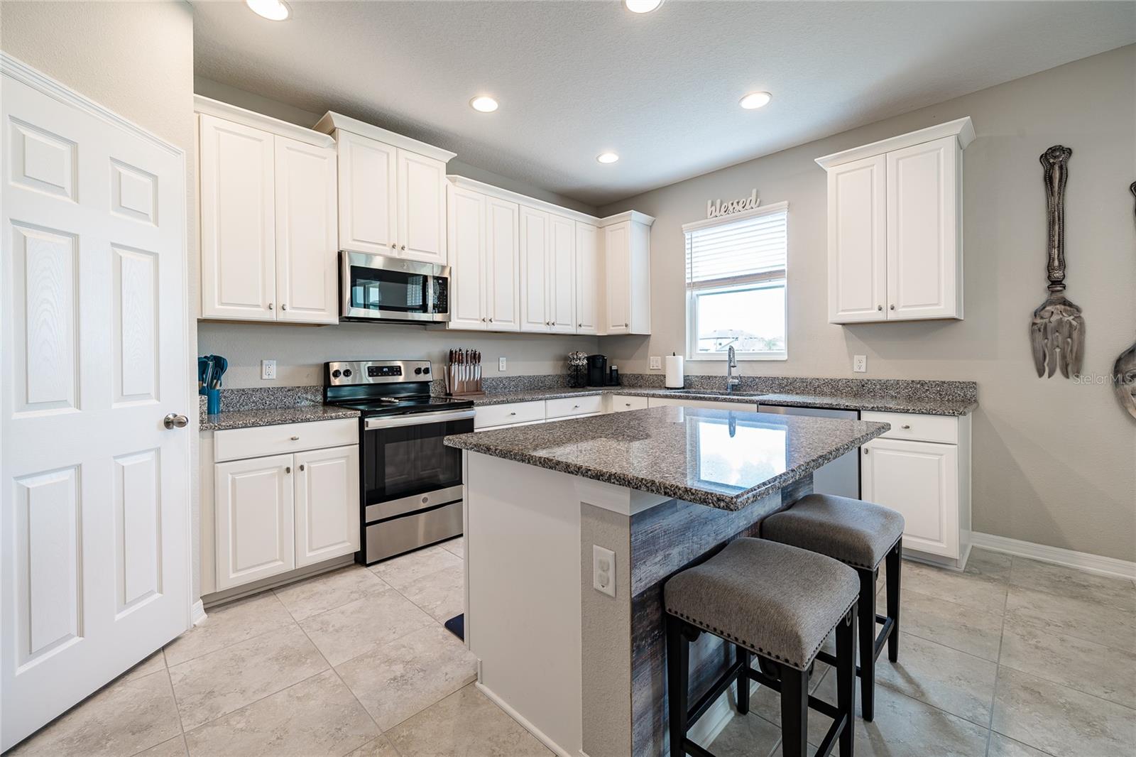 Listing photo id 11 for 31030 Parrot Reef Court
