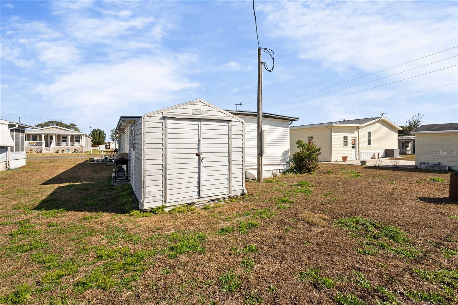 Image 21 of 59 For 37332 Sandra Avenue