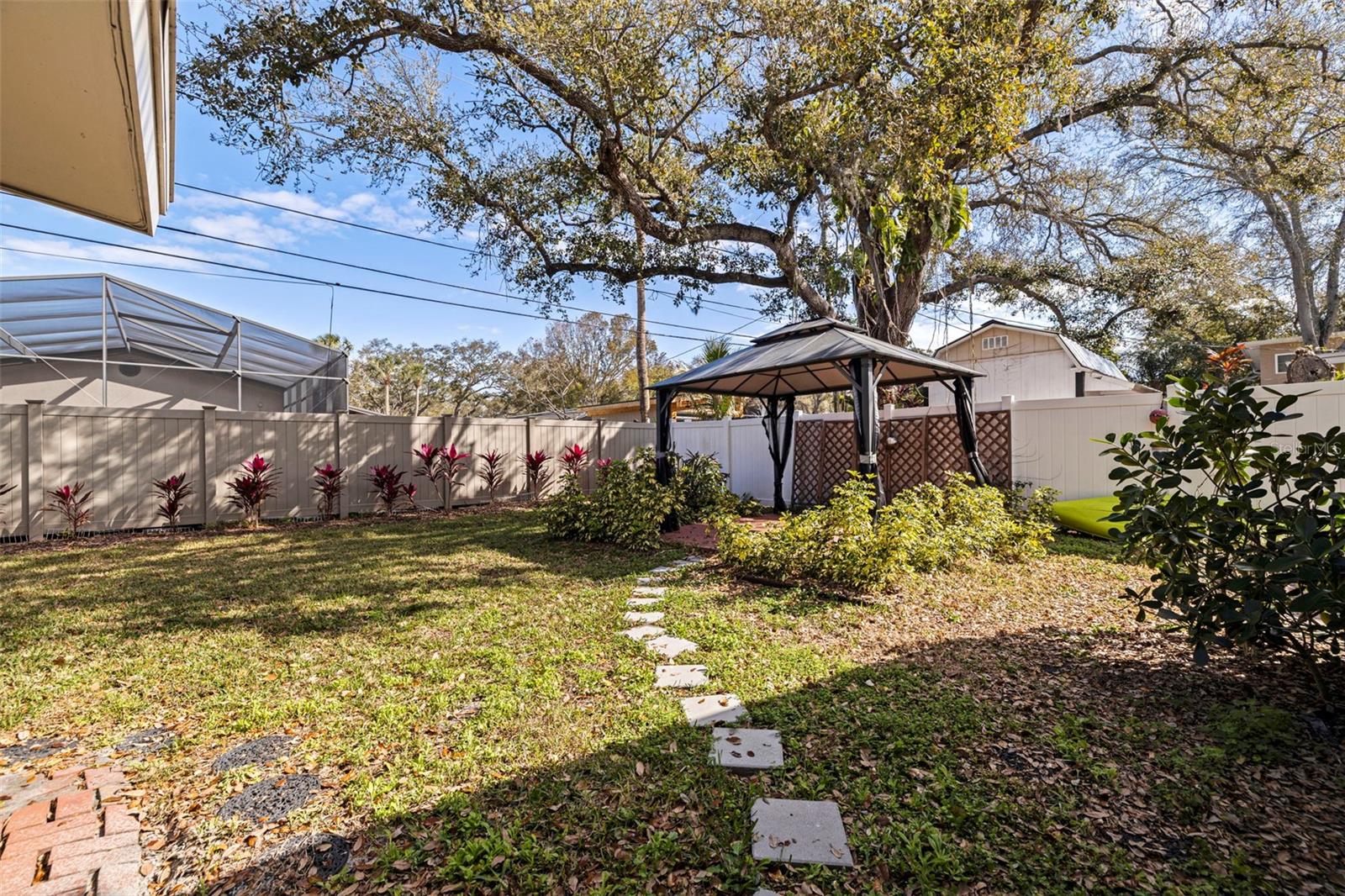 Listing photo id 11 for 2901 Pelham Road N