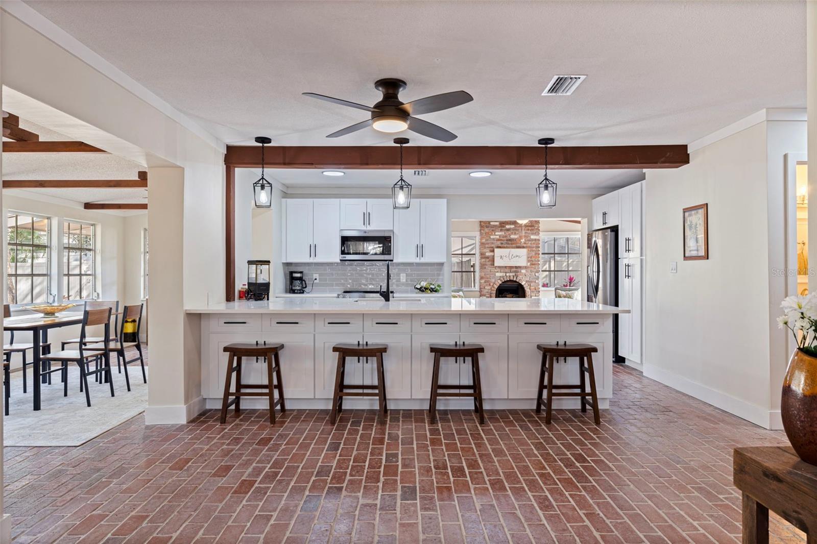 Listing photo id 12 for 2901 Pelham Road N