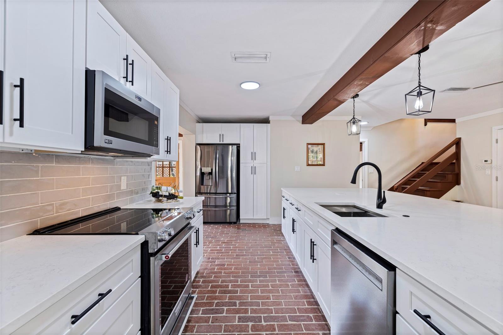 Listing photo id 14 for 2901 Pelham Road N